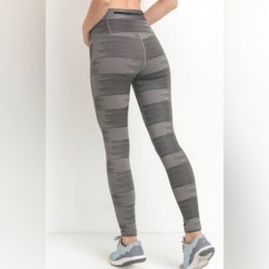 Mono B Grey Athletic leggings size medium